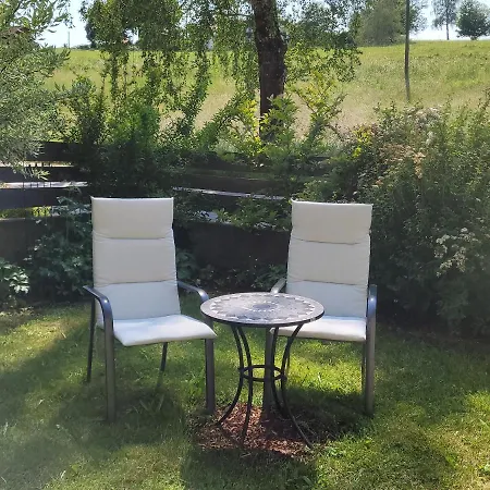 Apartment I24rooms - Gaestezimmer Mit Eigenem Garten